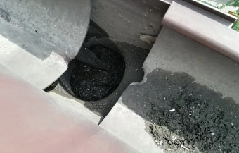 zapchana rura spustowa